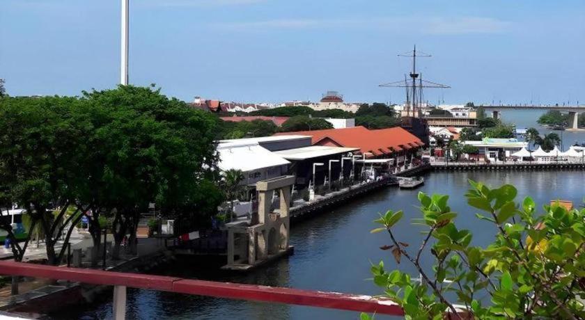 Styles Hotel Malacca Buitenkant foto